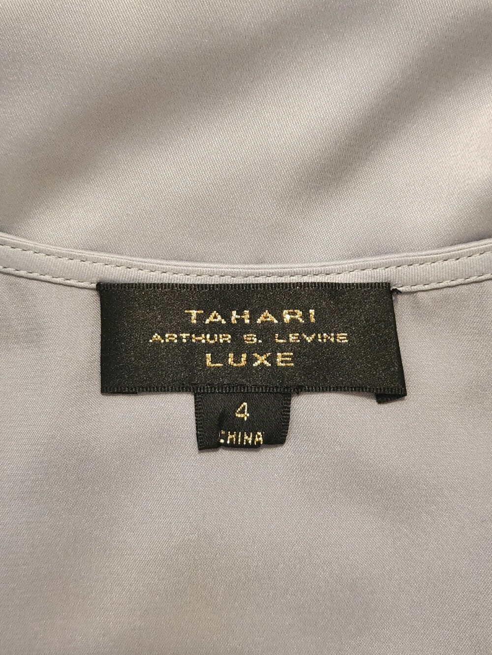🆕️ 💎HTF Tahari Luxe💎 - Silver Sequin Scoop-Neck Tank Top - Picture 4 of 14